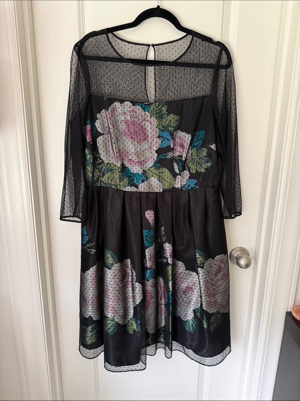 Black floral dress - Picture 1 of 7